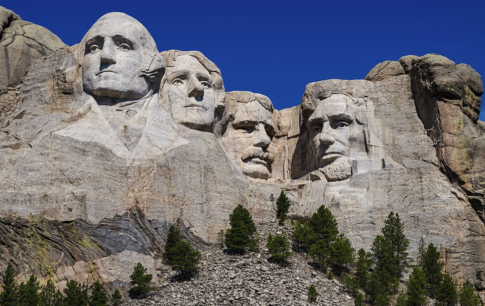 Mount Rushmore National Memorial featuring George Washington, Thomas Jefferson, Theodore Roosevelt, and Abraham Lincoln